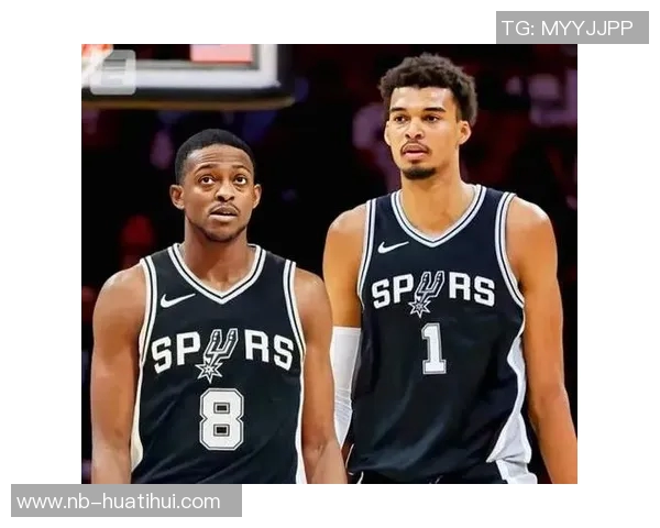 马刺新星哈珀表现亮眼8中4三分1中1助攻8次助球队未来可期