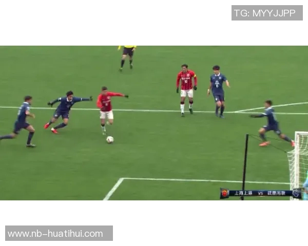 内托禁区内摔倒未获判罚C罗射门稍稍偏出引发争议 内托禁区内摔倒未获判罚C罗射门稍稍偏出引发争议