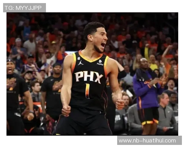 布克第三节强势回归5投4中砍下12分助力球队成功反超比分 布克第三节强势回归5投4中砍下12分助力球队成功反超比分